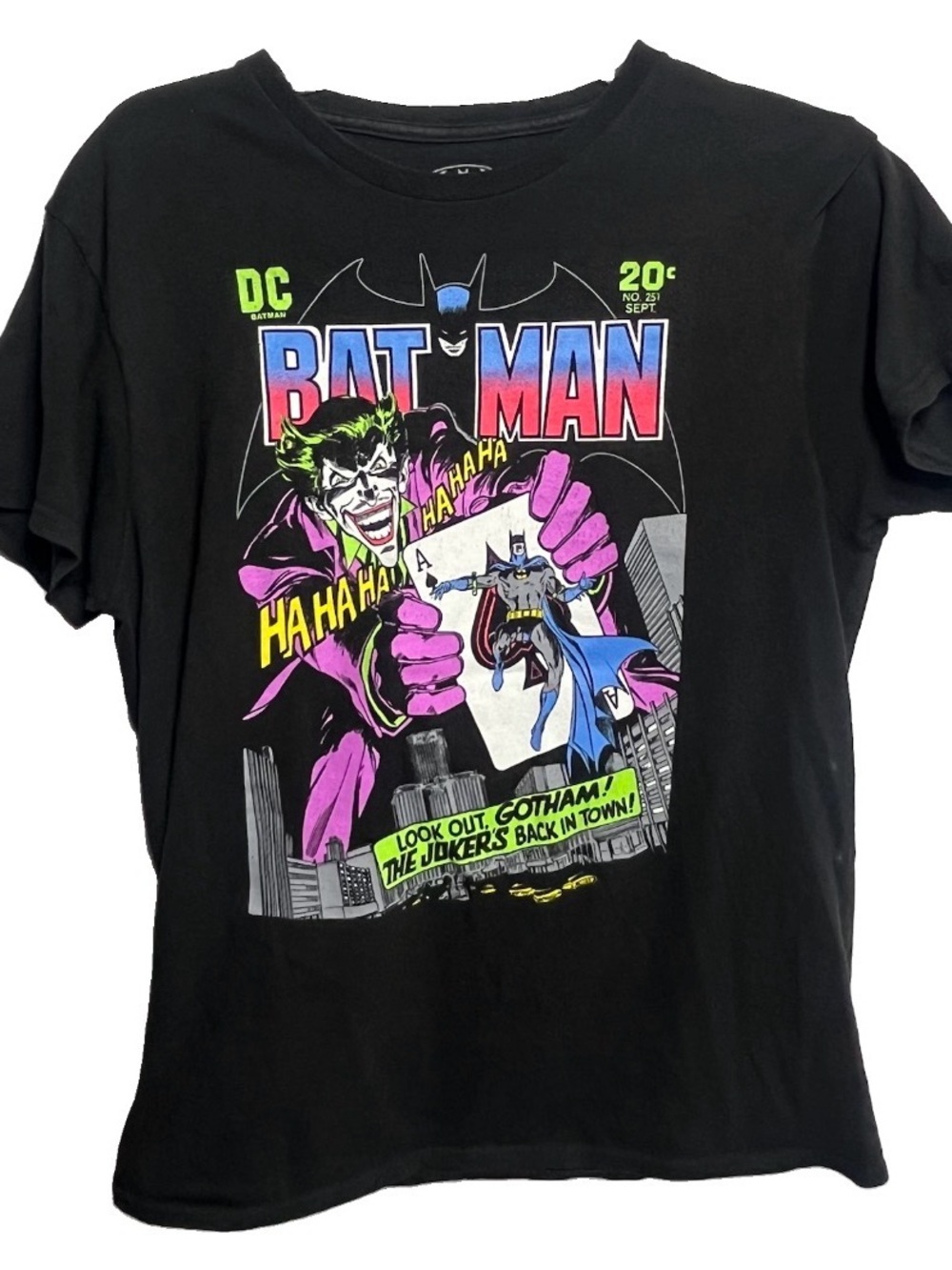 DC Comics Batman #251 'The Joker's Back In Town!' Comic T-Shirt Size Medium